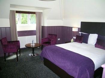 בורנמות' Chalfield Manor Boutique Hotel מראה חיצוני תמונה