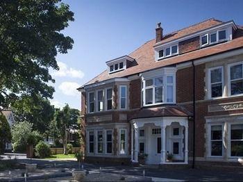 בורנמות' Chalfield Manor Boutique Hotel מראה חיצוני תמונה