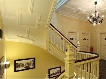 בורנמות' Chalfield Manor Boutique Hotel מראה חיצוני תמונה
